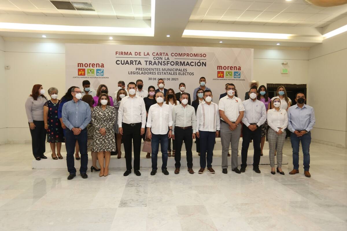 En presencia de Alfonso Durazo Montaño, Futuros alcaldes y diputados locales de Morena en Sonora firman carta compromiso