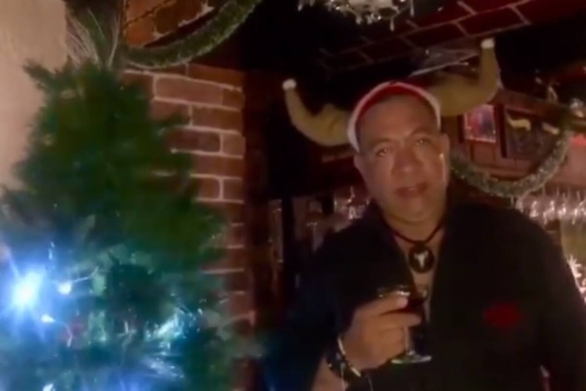 Alfredo Adame y Carlos Trejo se envían sus deseos de Navidad