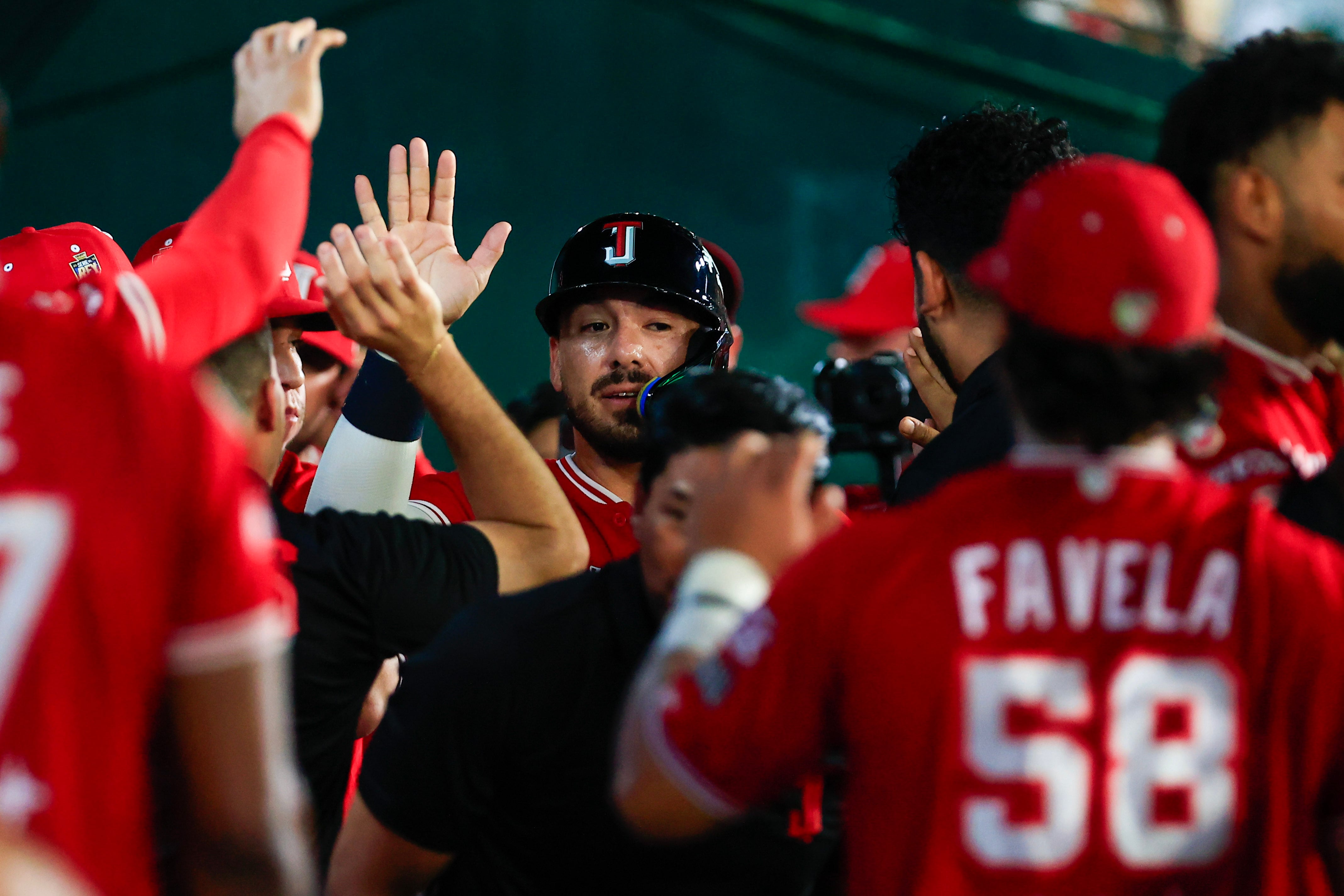 Los Toros de Tijuana celebraron el triunfo ante Olmecas de Tabasco y tomaron ventaja de 2-1 en la Serie del Rey tras un sólido trabajo de pitcheo. Foto: Cortesía / Toros de Tijuana