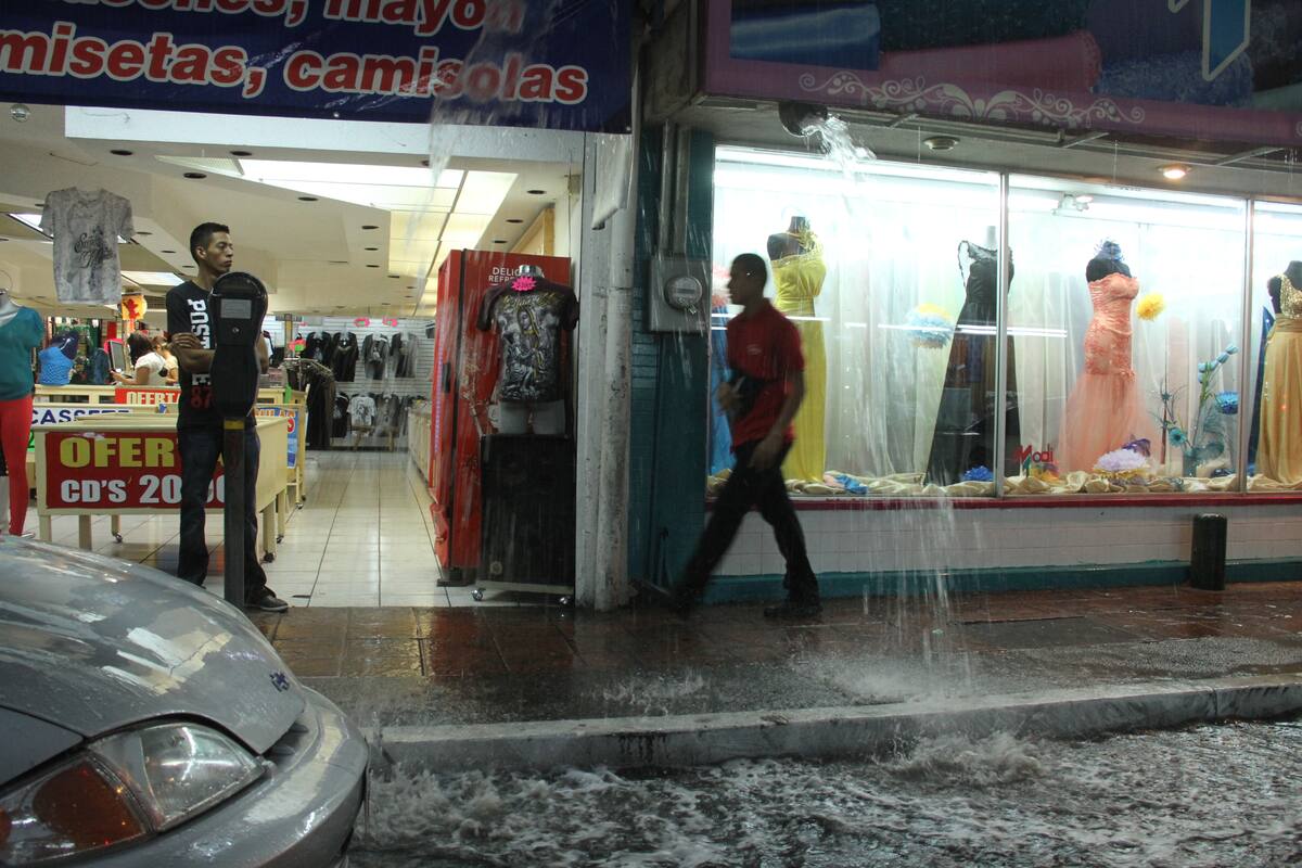 Lluvias bajan hasta en un 20% las ventas en el Centro