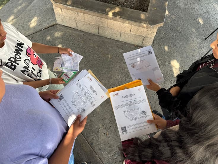 Denuncian a escuela tras recibir certificados ‘patito’