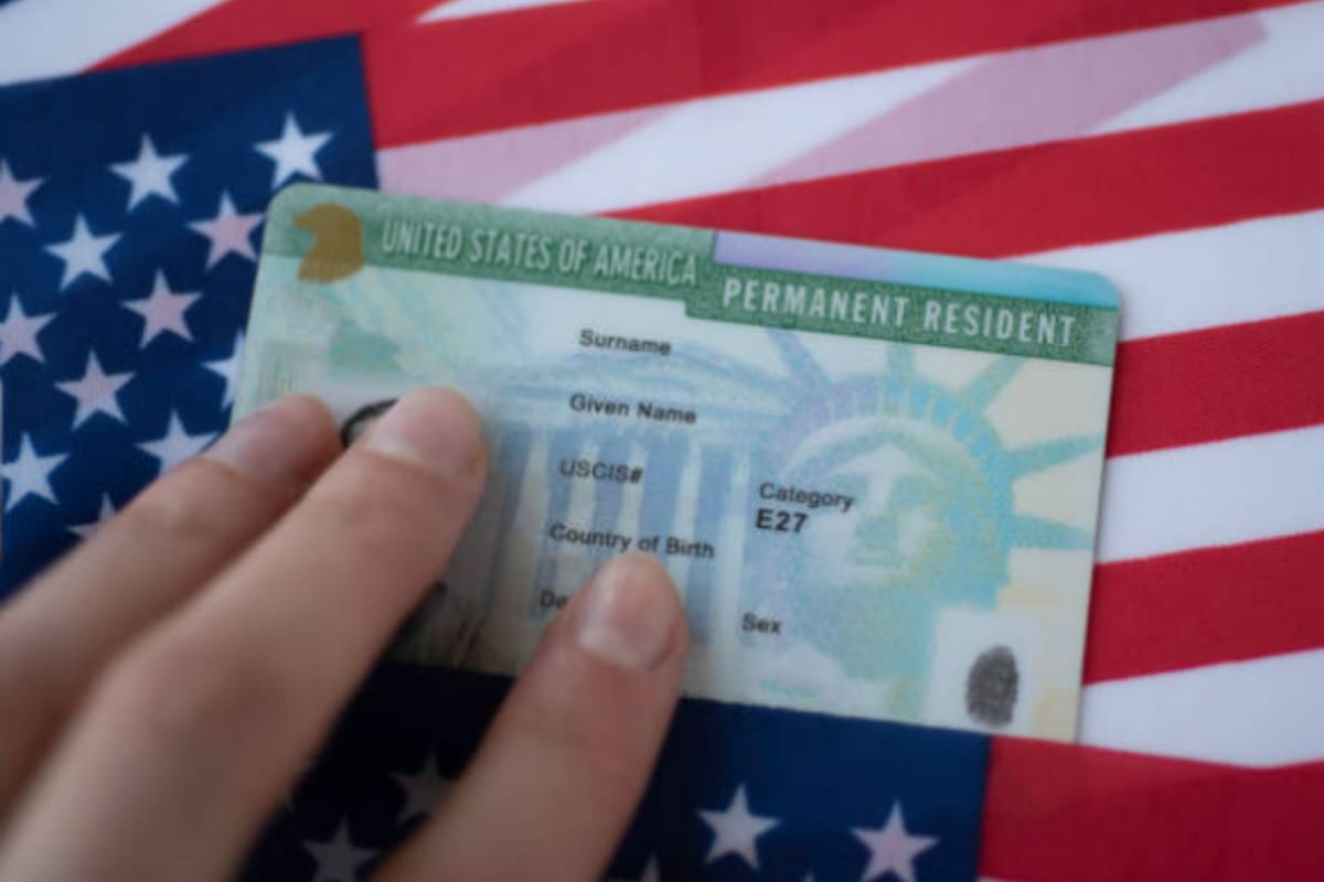 Presentan en el Senado de EU propuesta para dar Green Card a indocumentados que lleven 7 años o más en el país