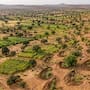 Excavaron cientos de miles de “medias lunas” en uno de los lugares más secos del planeta y años después, los acuíferos subieron, volvió la vegetación y aparecieron más nubes