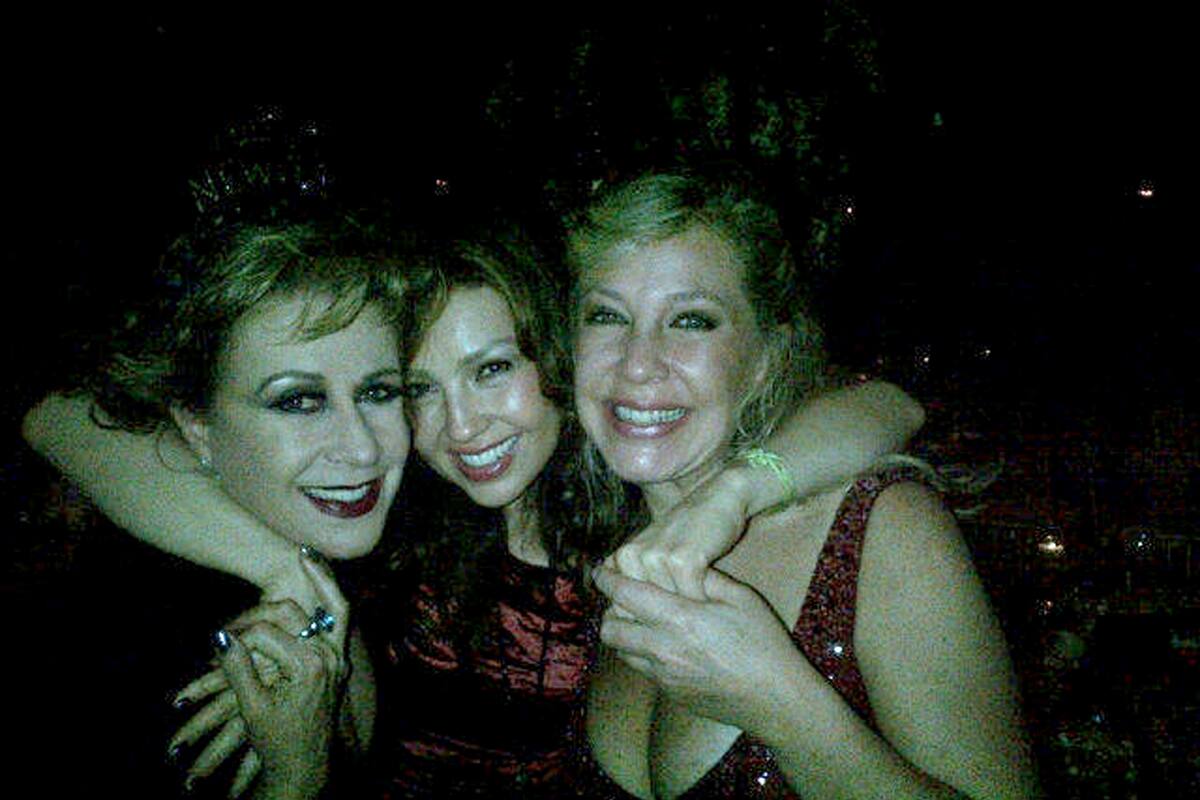 Laura Zapata dice que le enorgullecería ser mamá de Thalía y revela que ya olvidó problemas con Ernestina Sodi