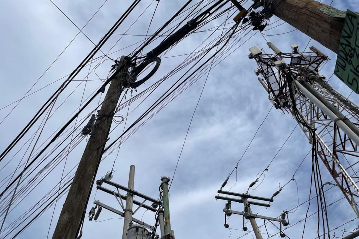 Intermitencia en el suministro eléctrico afecta a colonias de la Zona Este