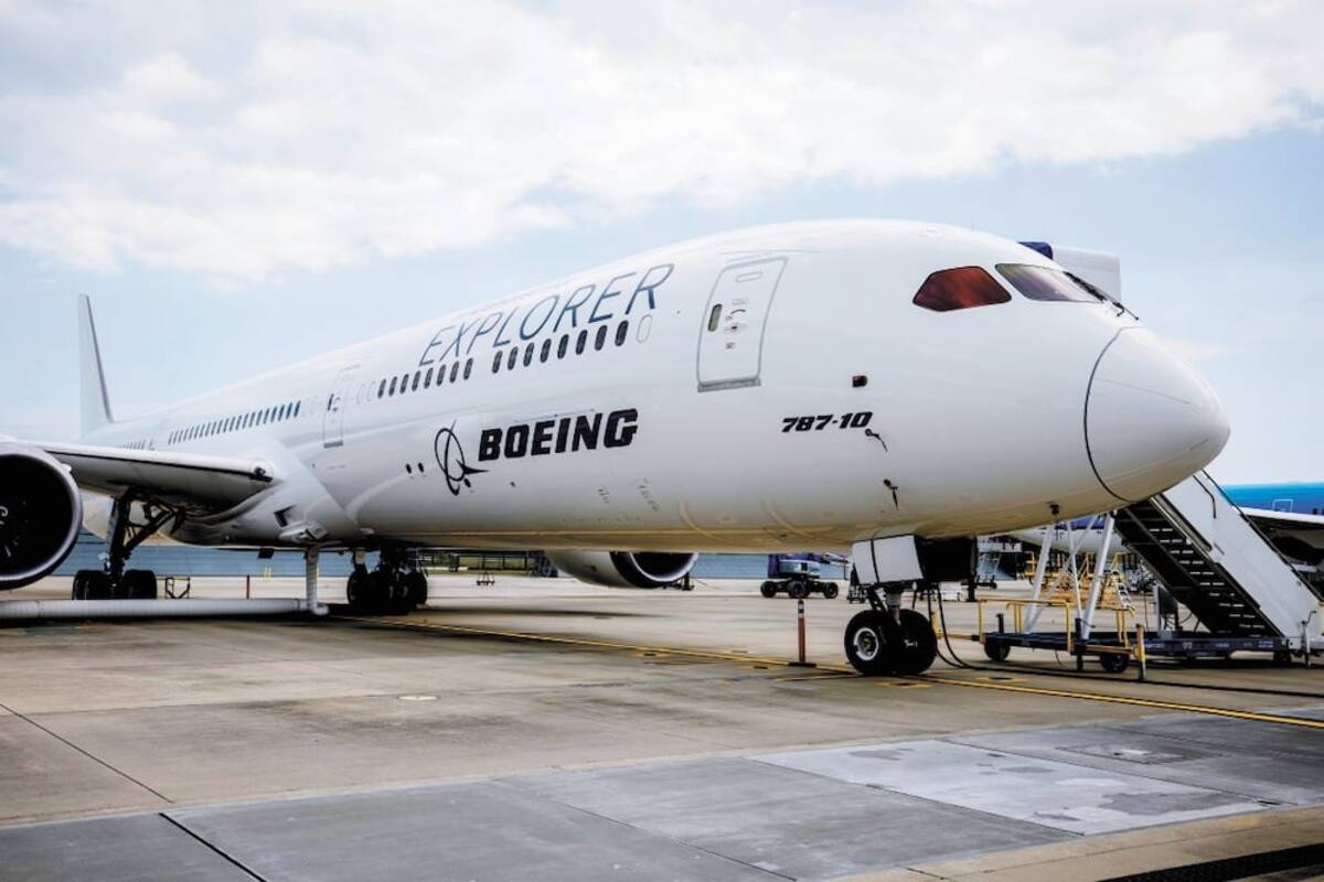 Mueren dos trabajadores tras explosión de neumático de avión de Boeing