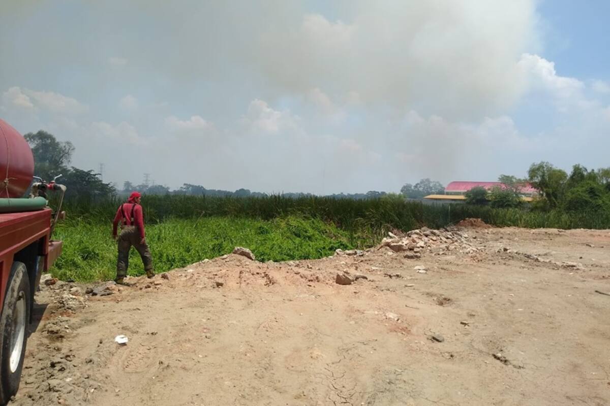 Incendio en bodega de huachicol deja 2 heridos