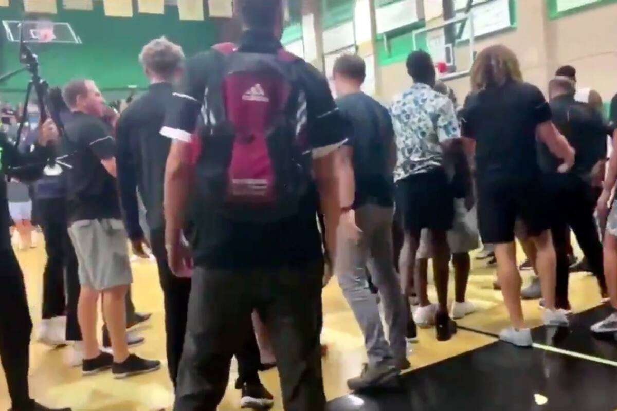 Abren investigación por presunto caso de racismo, lanzan tortillas a niños deportistas hispanos en EU