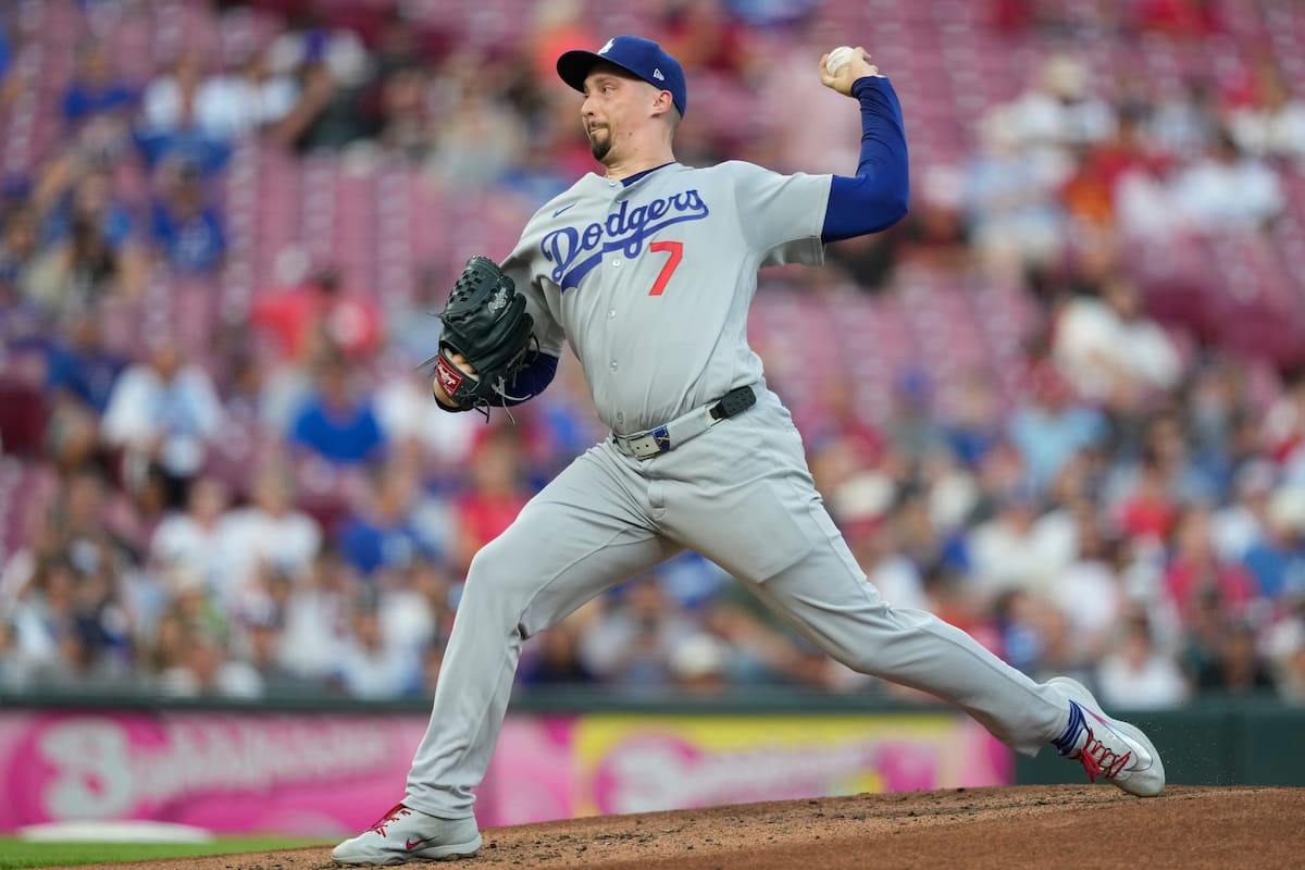 El pitcher de los Dodgers de Los Ángeles Blake Snell lanza en la primera entrada ante los Rojos de Cincinnati el miércoles 16 de septiembre del 2026. (AP Foto/Carolyn Kaster)