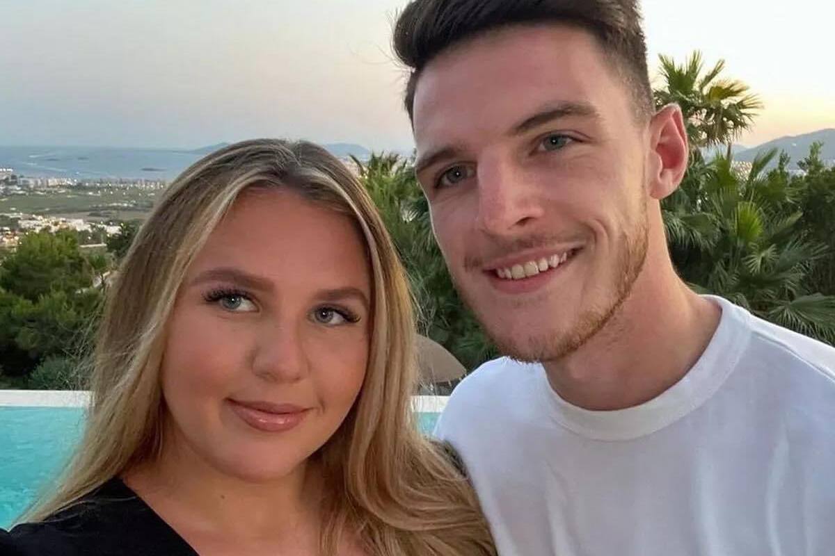 Pareja de futbolista inglés es criticada por su “peso” en redes sociales