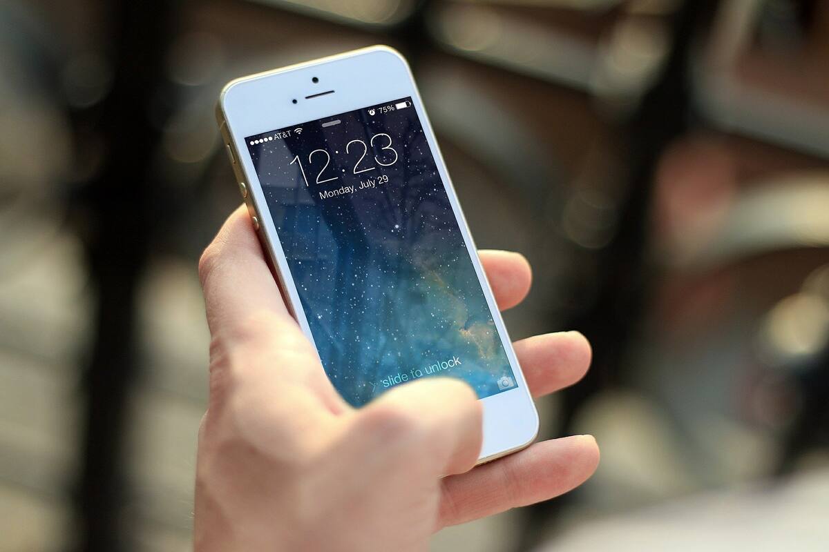 Aprende a cómo mantener tu teléfono desinfectado y otros dispositivos