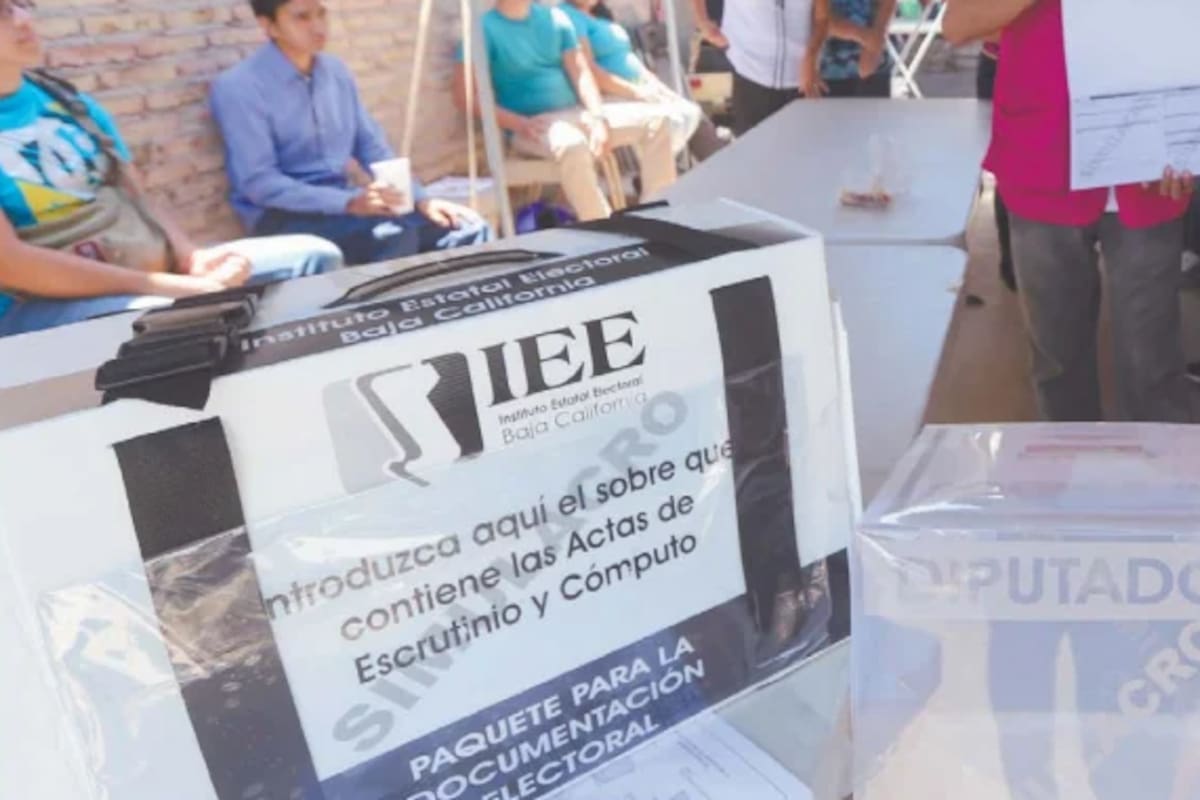 Investiga federación contratos de IEEBC