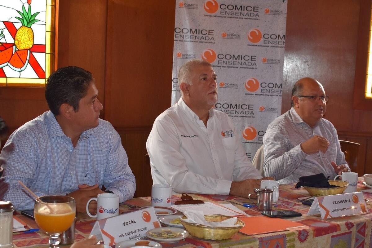 Empresarios analizan ventajas competitivas de Ensenada