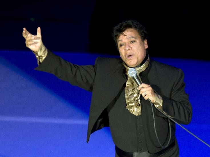 Revelan que Juan Gabriel fue víctima de abuso sexual por parte de un sacerdote cuando tenía 13 años
