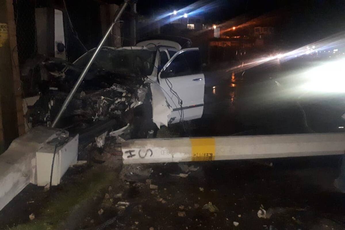 Mujer fallece tras caer transformador encima de vehículo en el que viajaba