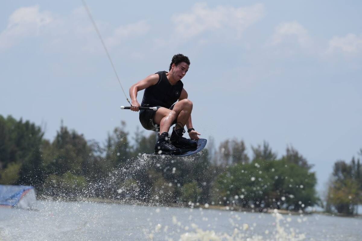 Repite Andrés Villegas título en Campeonato Latinoamericano de Wakeboarding