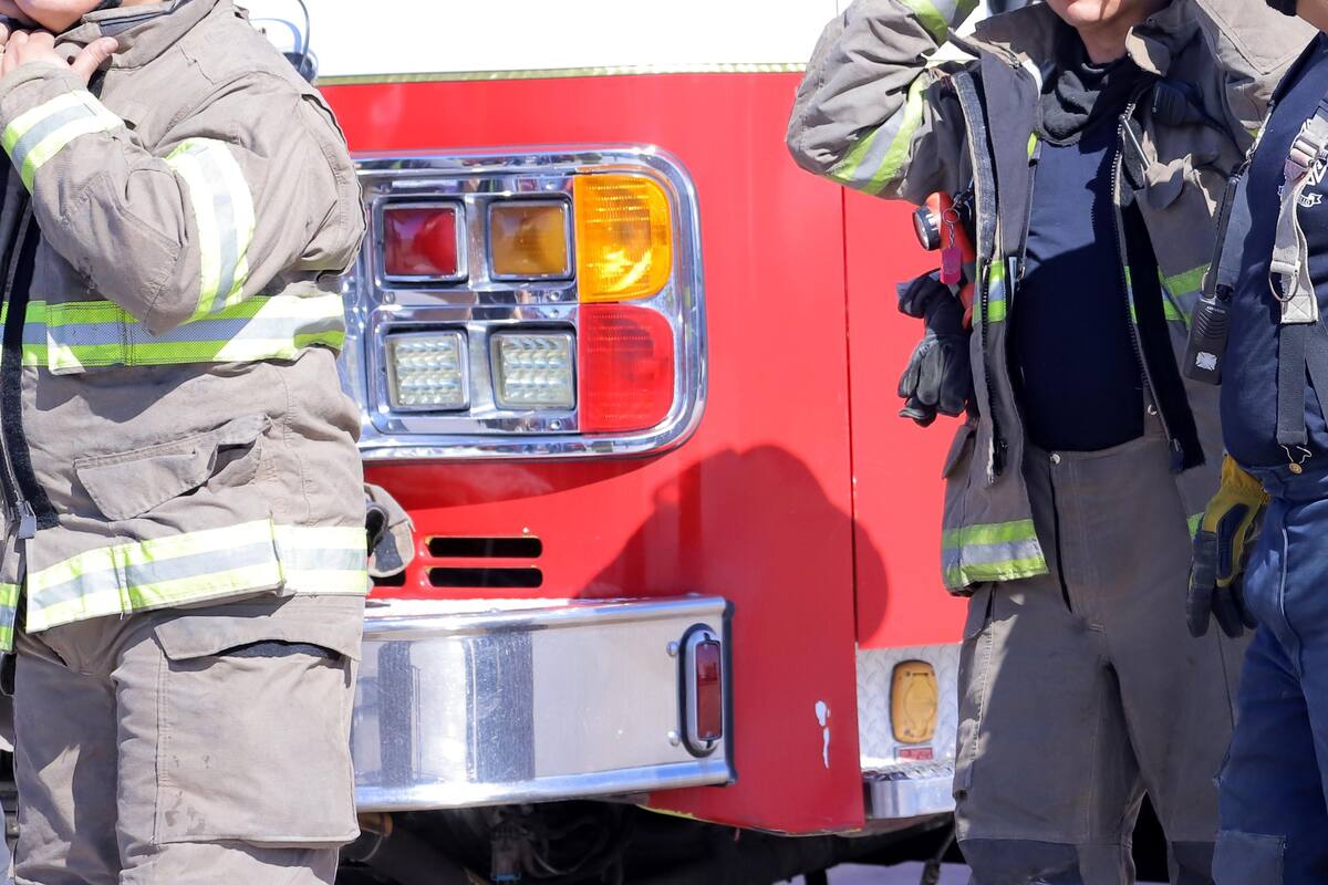 Pierde Don José sus pertenencias por incendio en invasión Guayacán