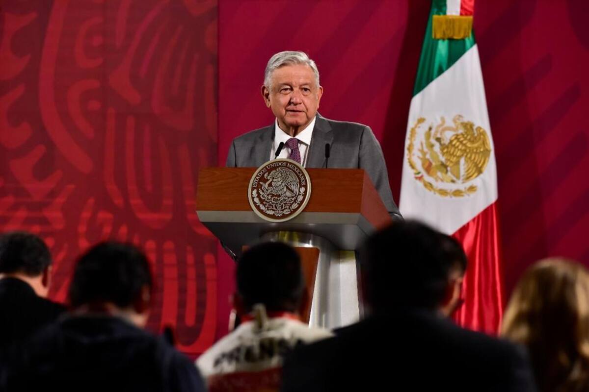 AMLO firma decreto con medidas para enfrentar crisis económica por COVID-19