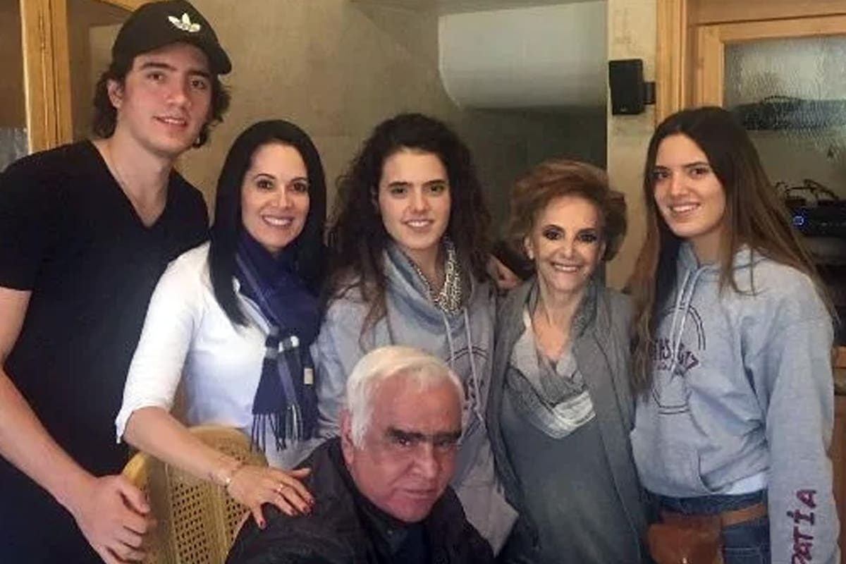 América Guinart revela cómo sobrevive la familia Fernández a un mes de la muerte de don Vicente
