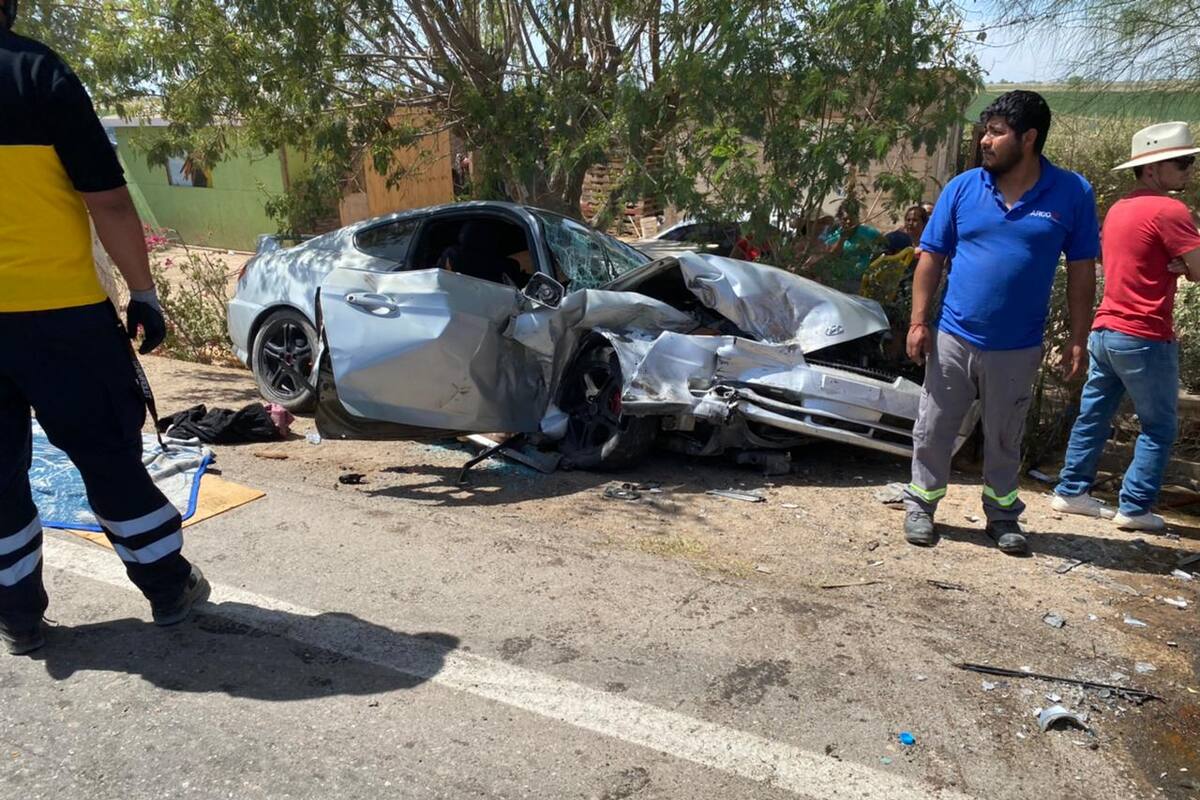 Choque en carretera al Golfo de Santa Clara, una mujer grave