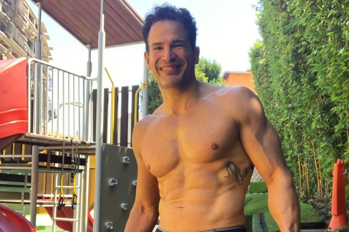 Julio Camejo da el último adiós a su mamá bailando