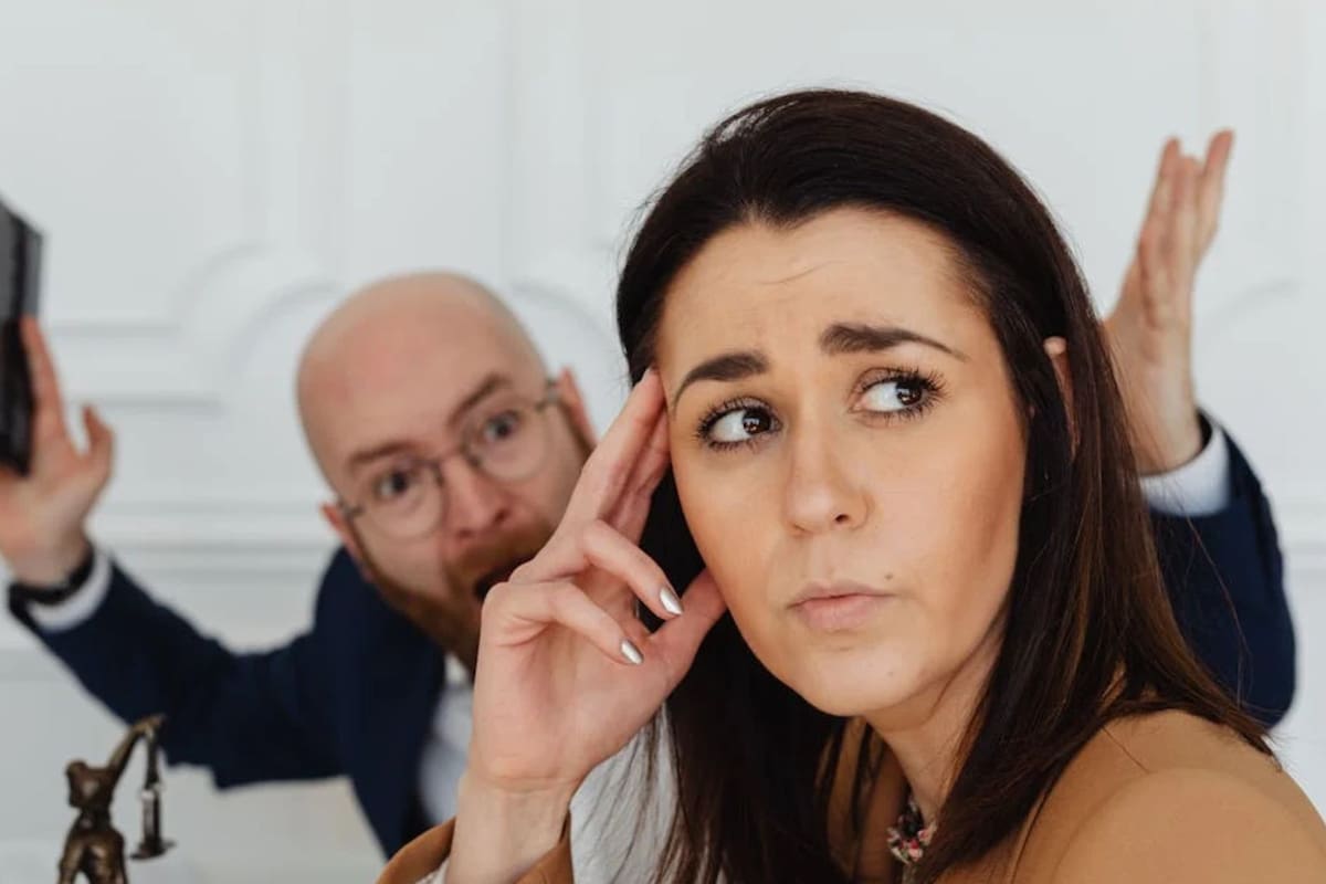El significado de guardar silencio para evitar conflictos, según la psicología