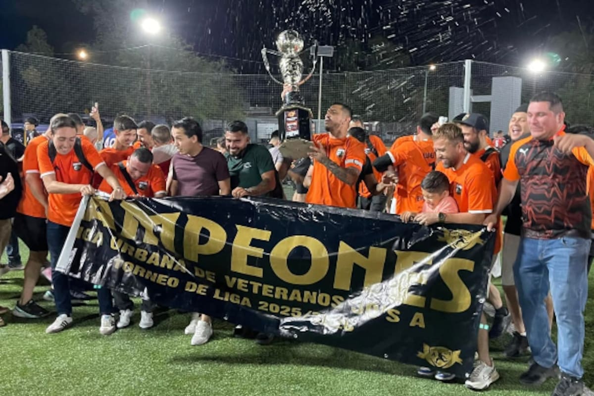 Ferrocarril conquista el campeonato de futbol Veteranos 30’s tras vencer a Zamoras