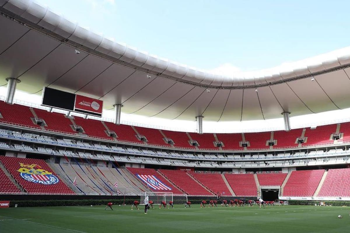 Chivas y Atlas serían los primeros clubes de la Liga MX en recibir a aficionados