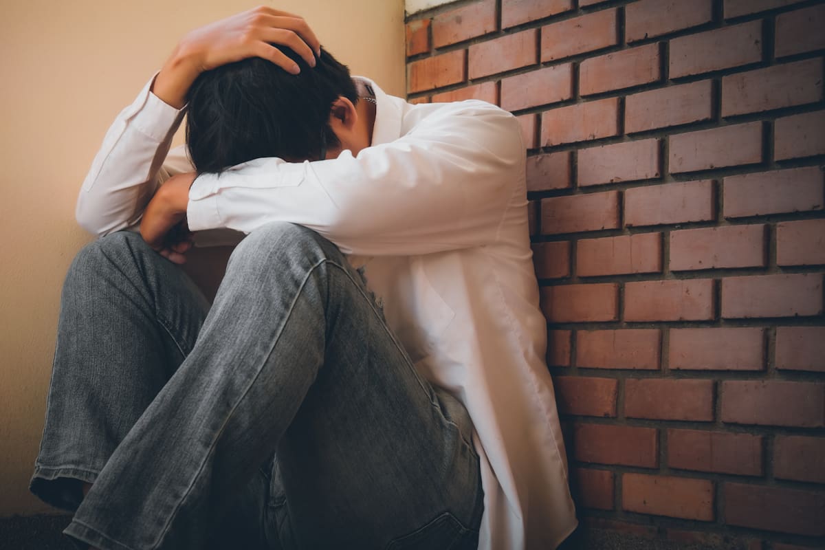 Crece la insatisfacción emocional a nivel mundial: ¿qué hábitos podrían guiarte hacia la felicidad?