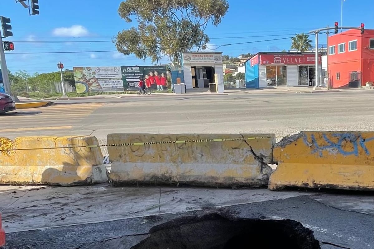 Obras para reparar socavón en Rosarito iniciarán la próxima semana