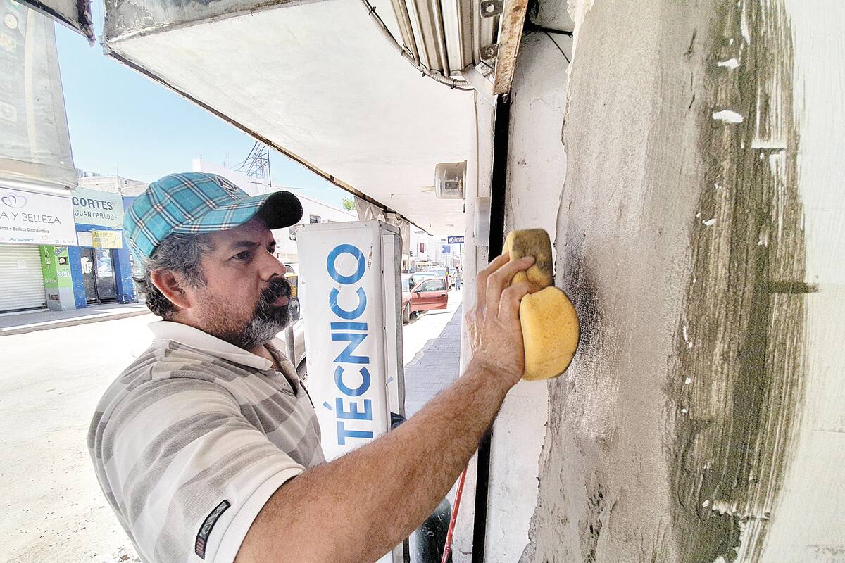 Albañiles festejan hoy su día