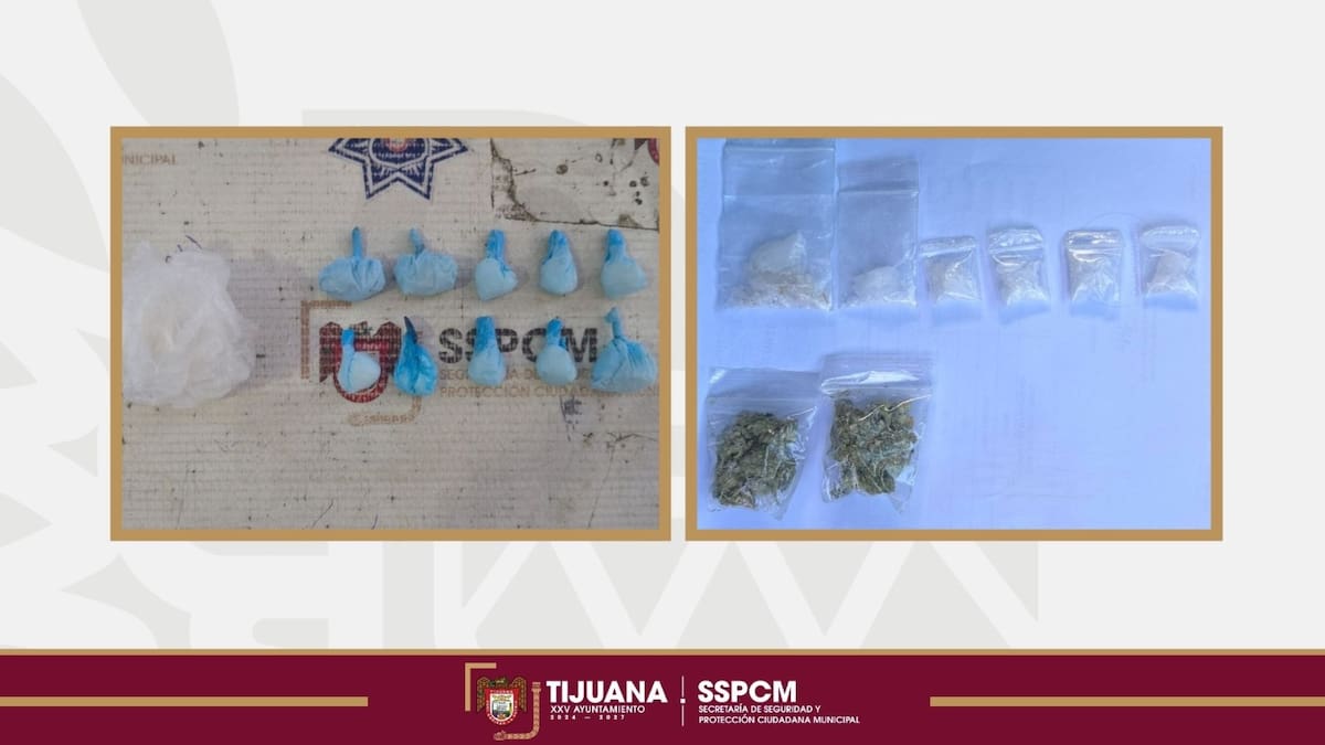 Uno de los detenidos intentó huir y arrojó una bolsa con presunta droga; el otro fue identificado como supuesto generador de violencia en Playas de Tijuana. Foto: Cortesía