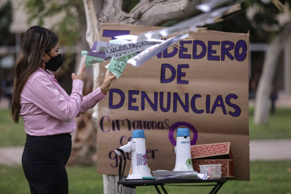 Tendedero en la Facultad de Ingeniería de la UABC