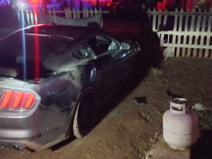 Persecución termina con la detención de cinco por robo armado de vehículo