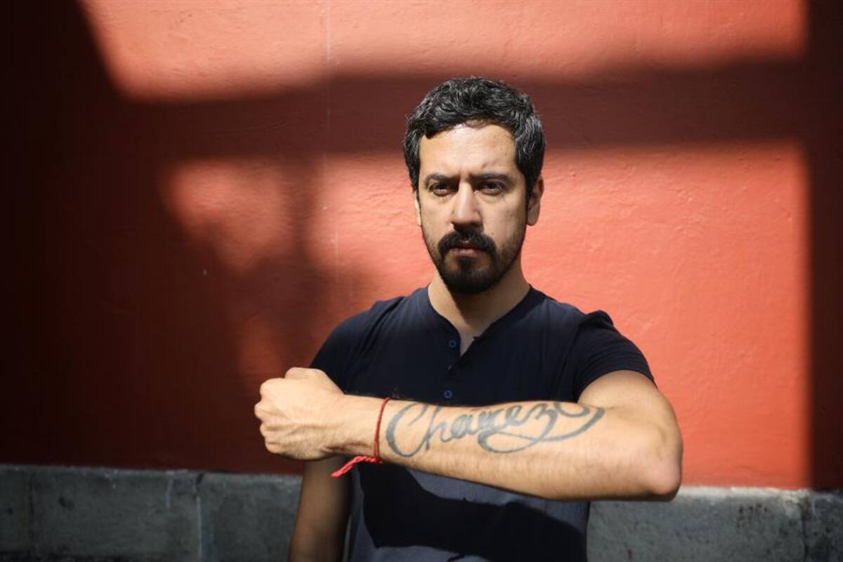 Fabián Cháirez autor de polémico cuadro de Zapata celebra el debate alrededor de su obra