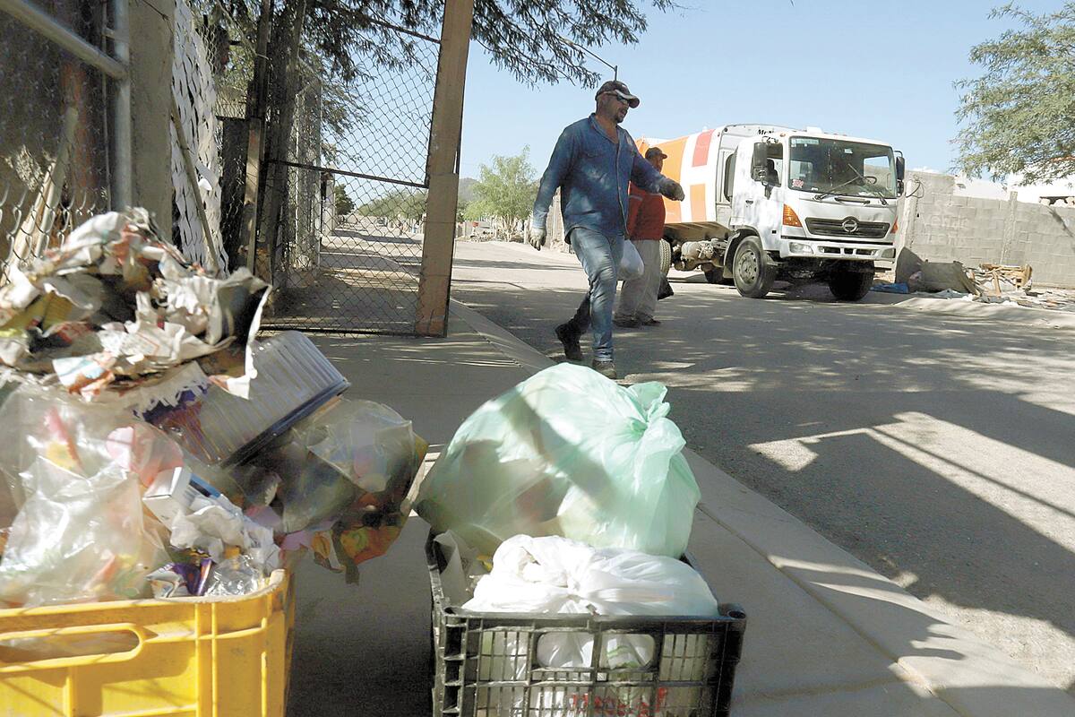 Hacen limpia de "tiliches" por Covid-19