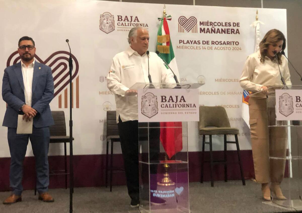 Miguel Torruco Marqués, secretario de Turismo federal y la gobernadora Marina del Pilar Ávila, durante el “Miércoles de Mañanera” en Rosarito.