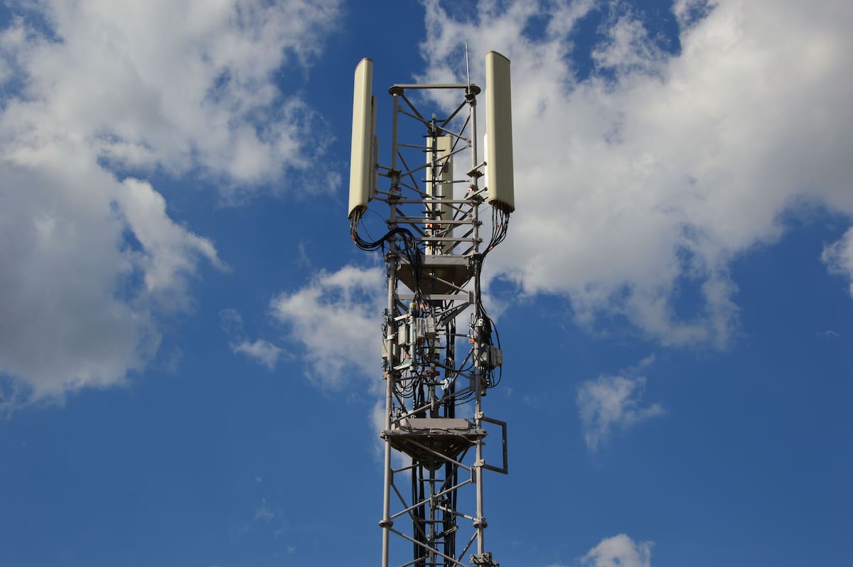 La torre de telefonía celular medía 48 metros y dejó de operar en 2009. Foto: Pexels