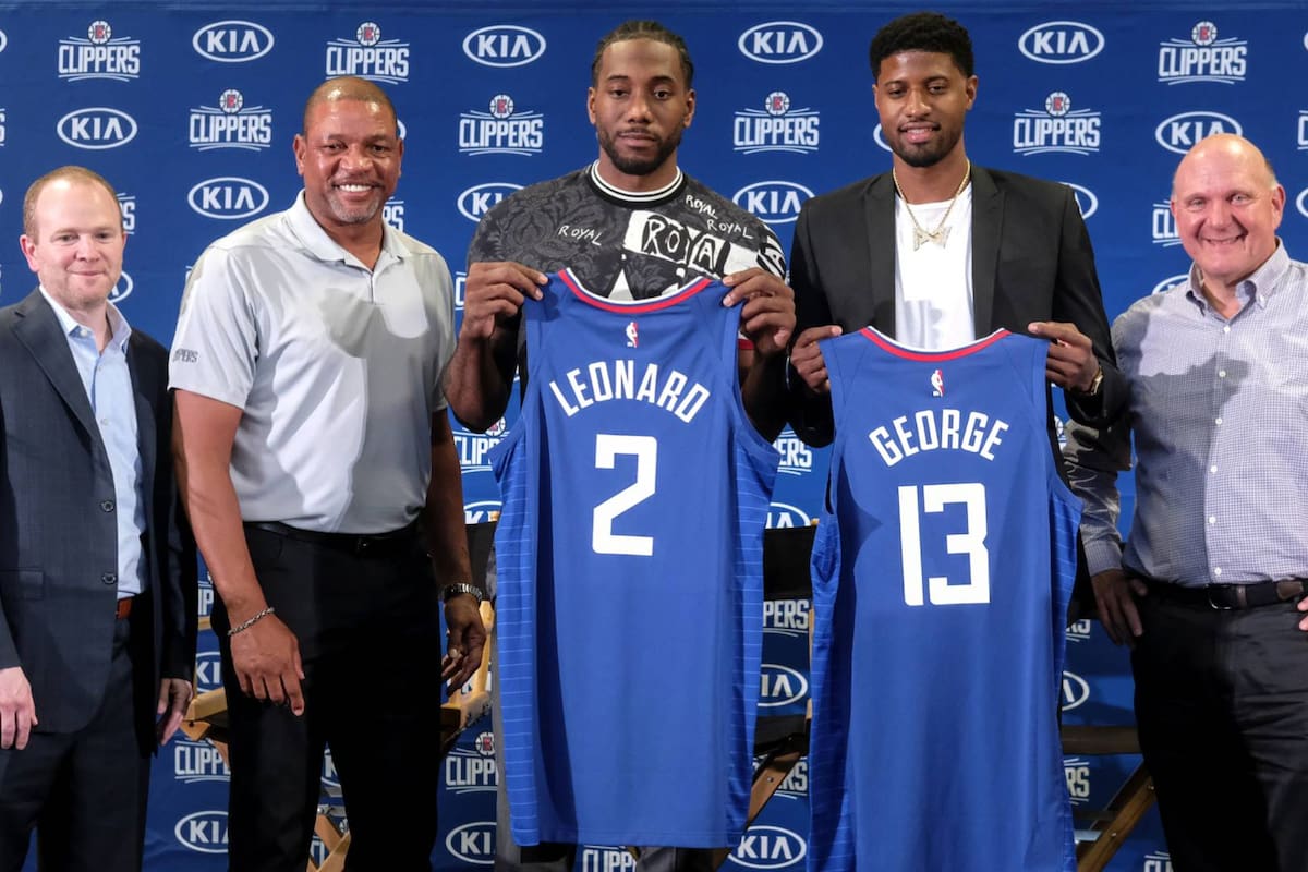 Los Clippers facilitaron acuerdos ocultos por hasta 66 millones de dólares para Kawhi Leonard, pero la NBA descubrió que violaron el límite salarial y les impuso uno de los castigos más severos de su historia