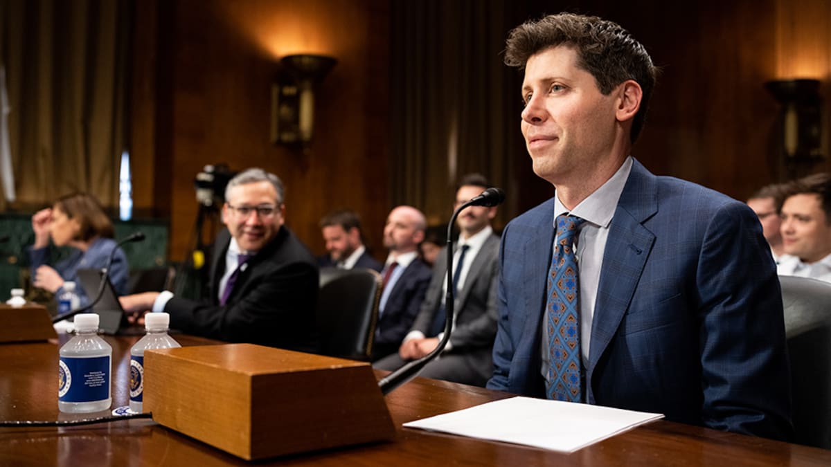 Sam Altman, CEO of OpenAI, sentado durante un juicio sobre privacidad de datos y las reglas del uso de la IA en EEUU. (Bill Clark/CQ-Roll Call, Inc via Getty Images)
