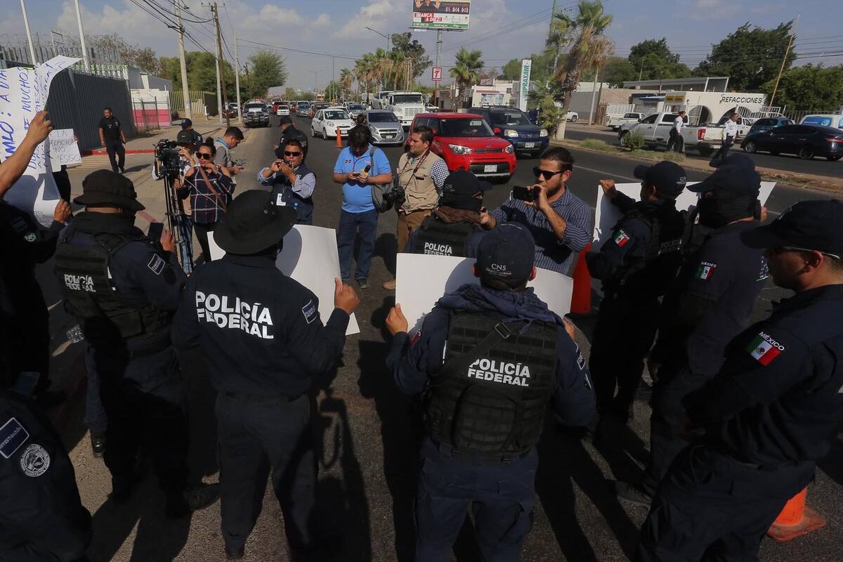 Protesta Policía Federal en Hermosillo contra GN