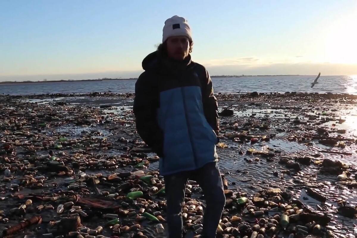 VIDEO VIRAL: La vez que Luisito Comunica visitó la playa más contaminada del mundo
