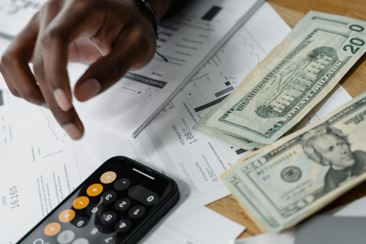 Cómo el miedo a perder te impide tomar buenas decisiones financieras