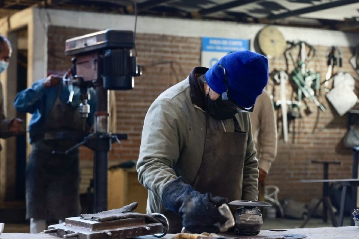 Entra en vigor la Ley Silla: empresas deberán garantizar pausas y asientos para trabajadores