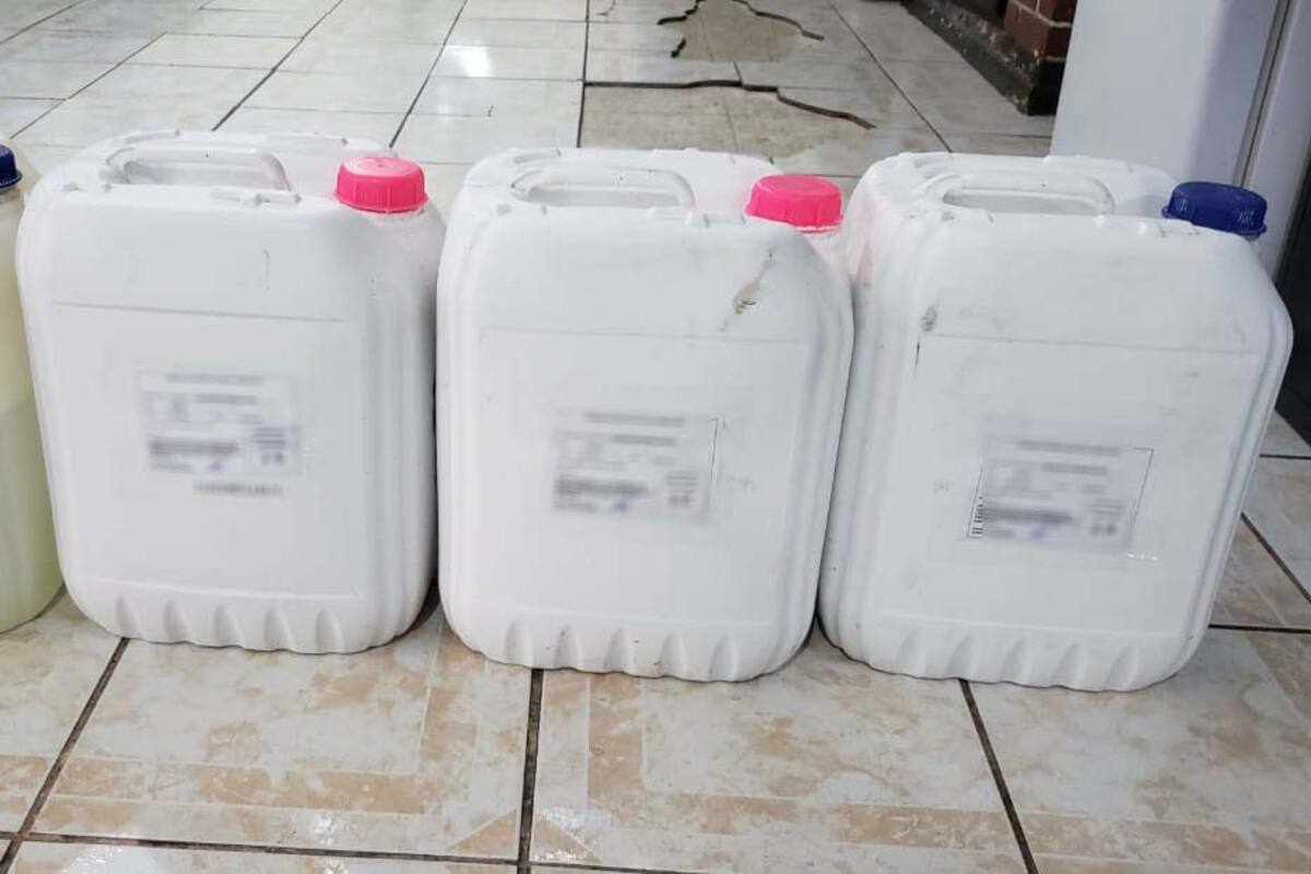 Guardia Nacional asegura 70 litros de "crystal" en Sonora en semirremolque cargado con aguacate