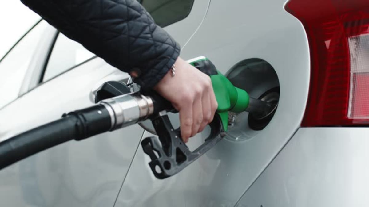 El aumento en el precio de los combustibles está relacionado directamente con la guerra iniciada entre Estados Unidos. | Foto: istock.