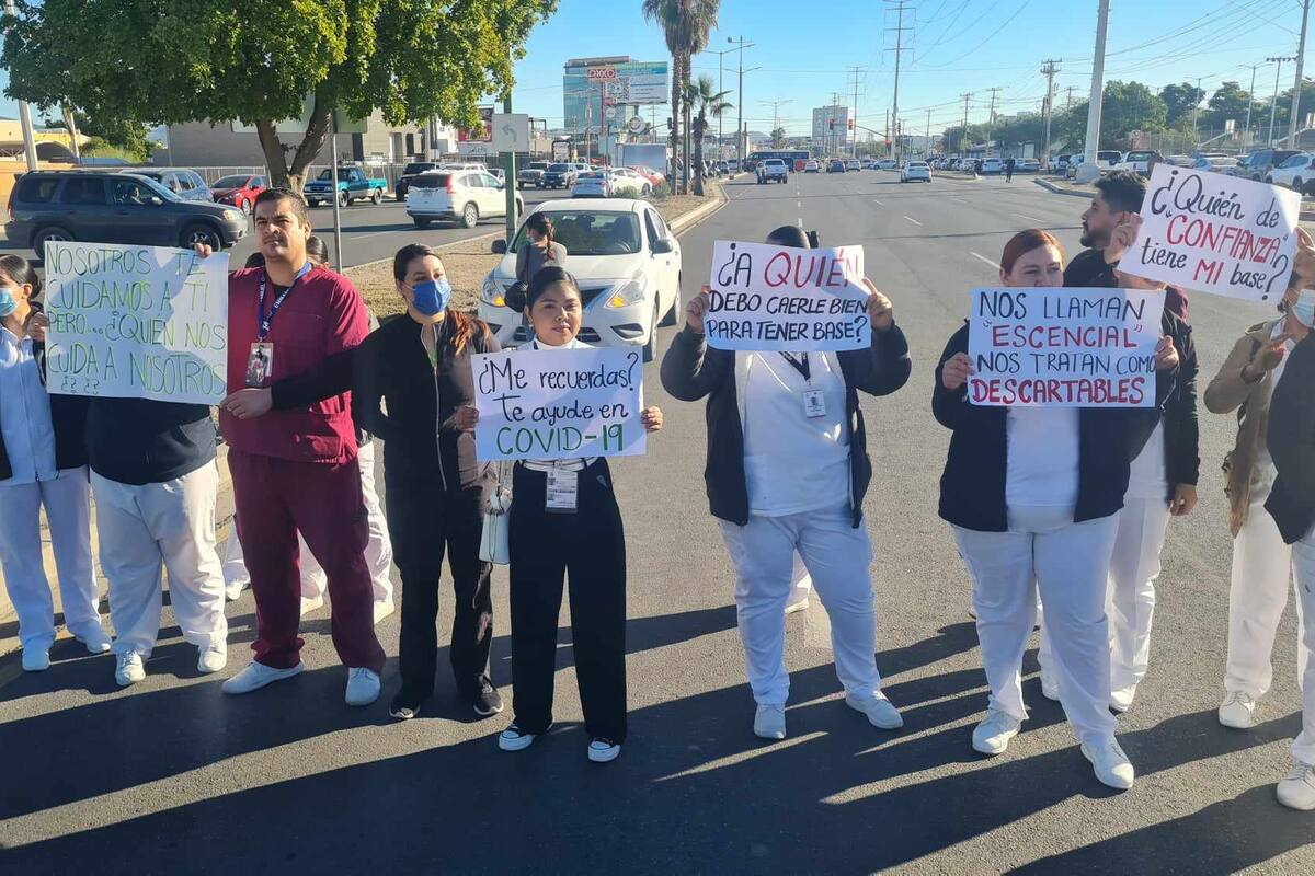 Enfermeros de Hermosillo cierran bulevar Colosio exigiendo un puesto digno