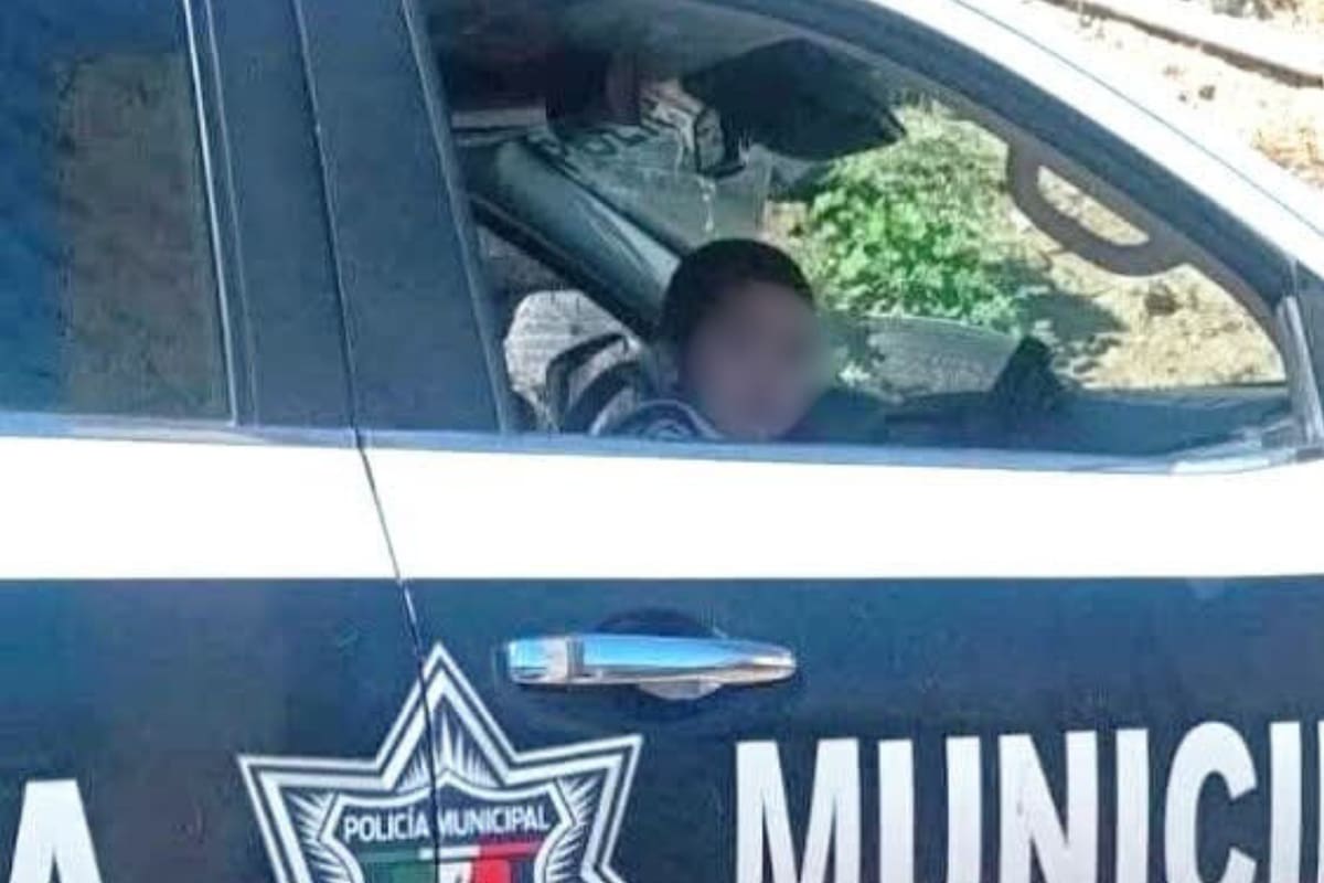 Rescatan a menor de 2 a 3 años deambulando solo en la colonia Héroes