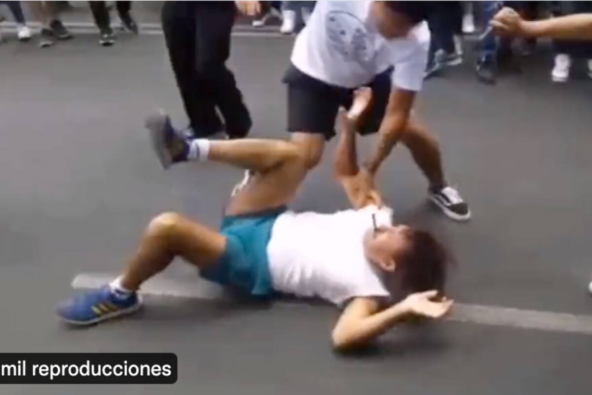 VIDEO: Graban pelea entre profesor y alumno en la Ciudad de México