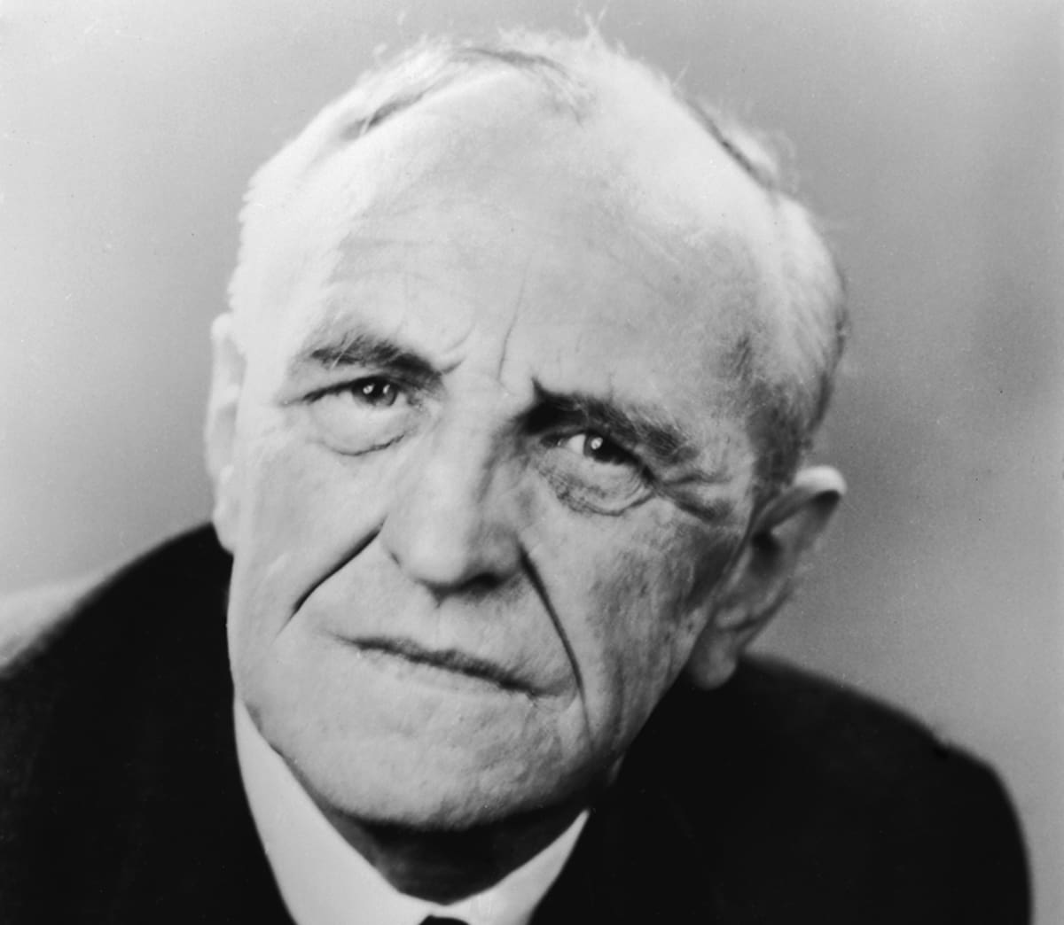 Paediatrician and psychoanalyst D.W. Winnicott (1896 - 1971), circa 1965. (Photo by Keystone Hulton Archive/Getty Images)